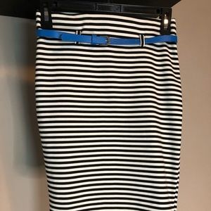 Black and white pencil skirt with blue belt